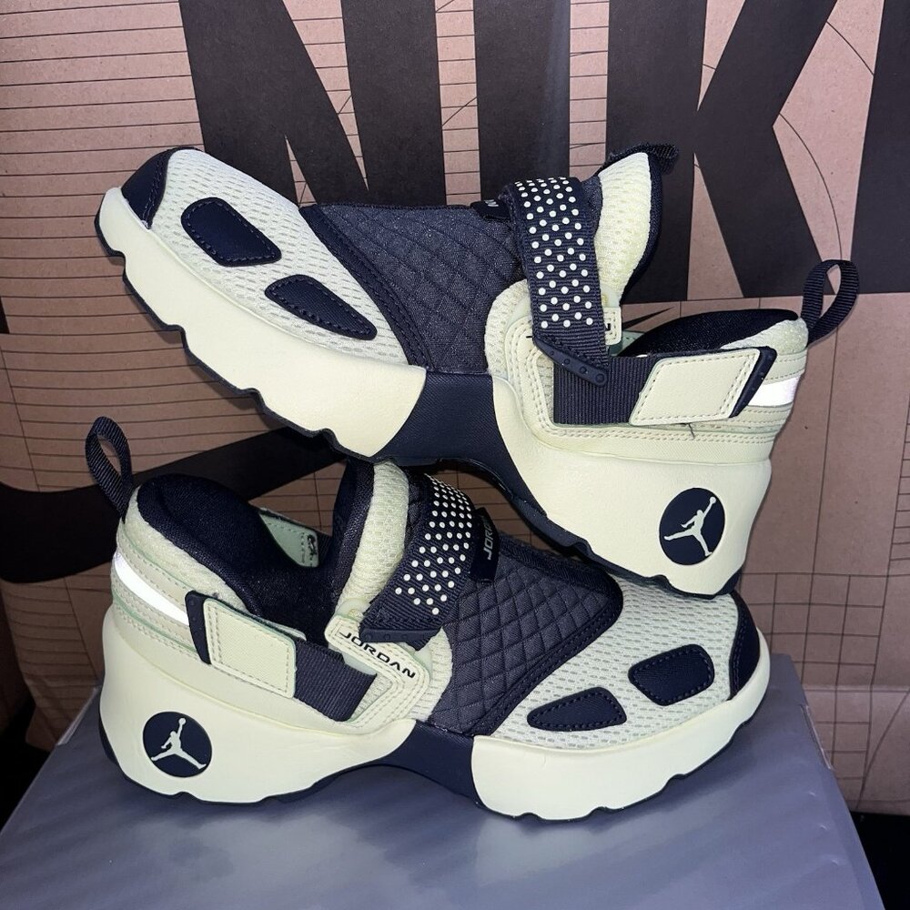 NEW Nike Jordan Trunner Lx Women's Sz 6 Luminous Green/Anthracite HQ2164-302
